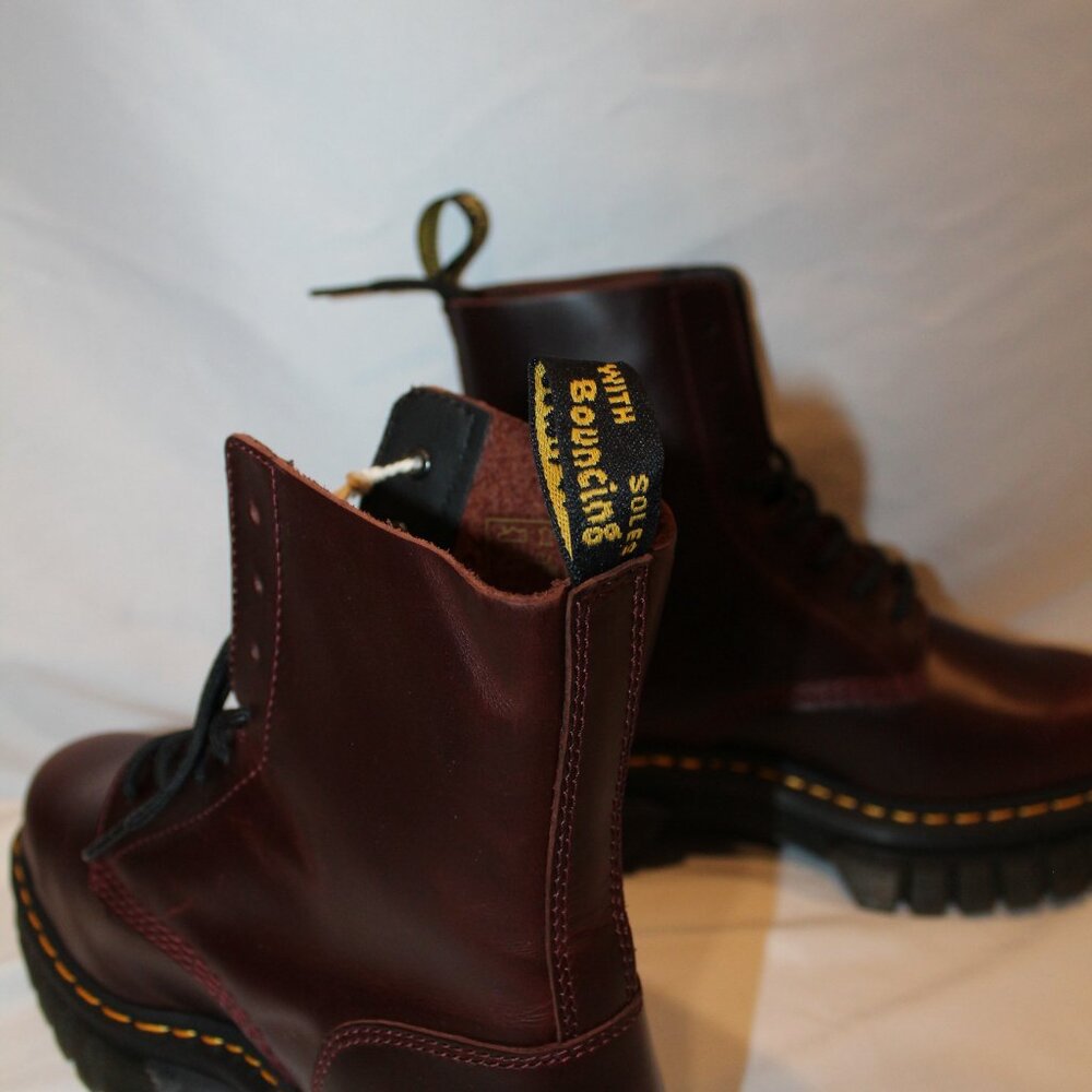 NIB DR. MARTENS WOMEN'S AUDRICK 8 EYE PLATFORM LACE UP COMBAT BOOTS - Picture 7 of 9